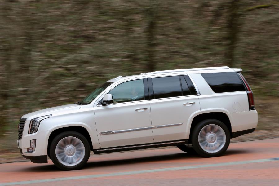  Cadillac Escalade Platinum 2015 года  (JP) (фото 2 из 24)